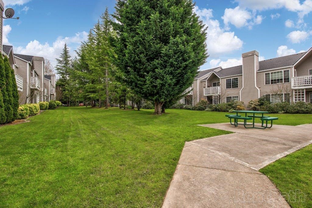Creekside At Tanasbourne Apartments, 2705 NE John Olsen Ave, Hillsboro